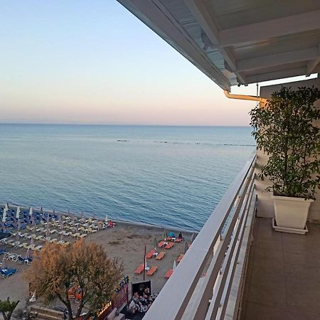 Filoxenia Paralia Exterior photo